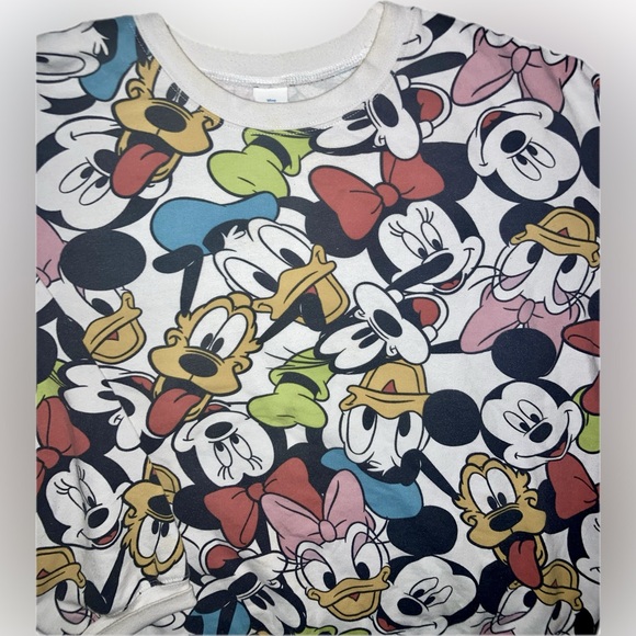 DISNEY-MICKEY-MOUSE-AND-FRIENDS-ALL-OVER-SWEATER-JUNIORS - Picture 2 of 3
